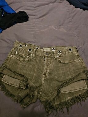 Olive Green Frayed Hem Women's D enim Shorts.. WE THE FREE PEOPLE.. SIZE 26 WAIS